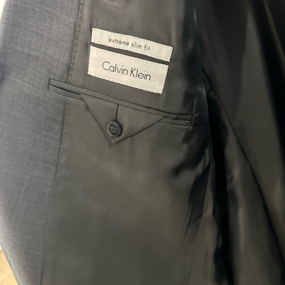 Calvin Klein Men's Size 44 Wool Grey Suit & 37W $699 NWT - Picture 7 of 8